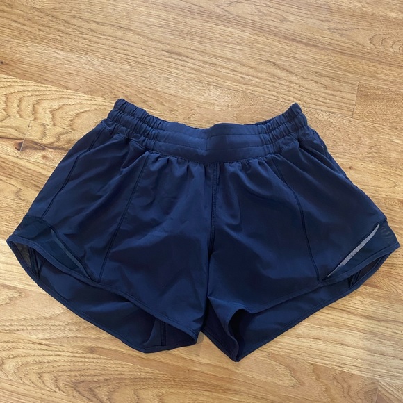 lululemon athletica Pants - Lululemon Hotty Hot Short Sz6